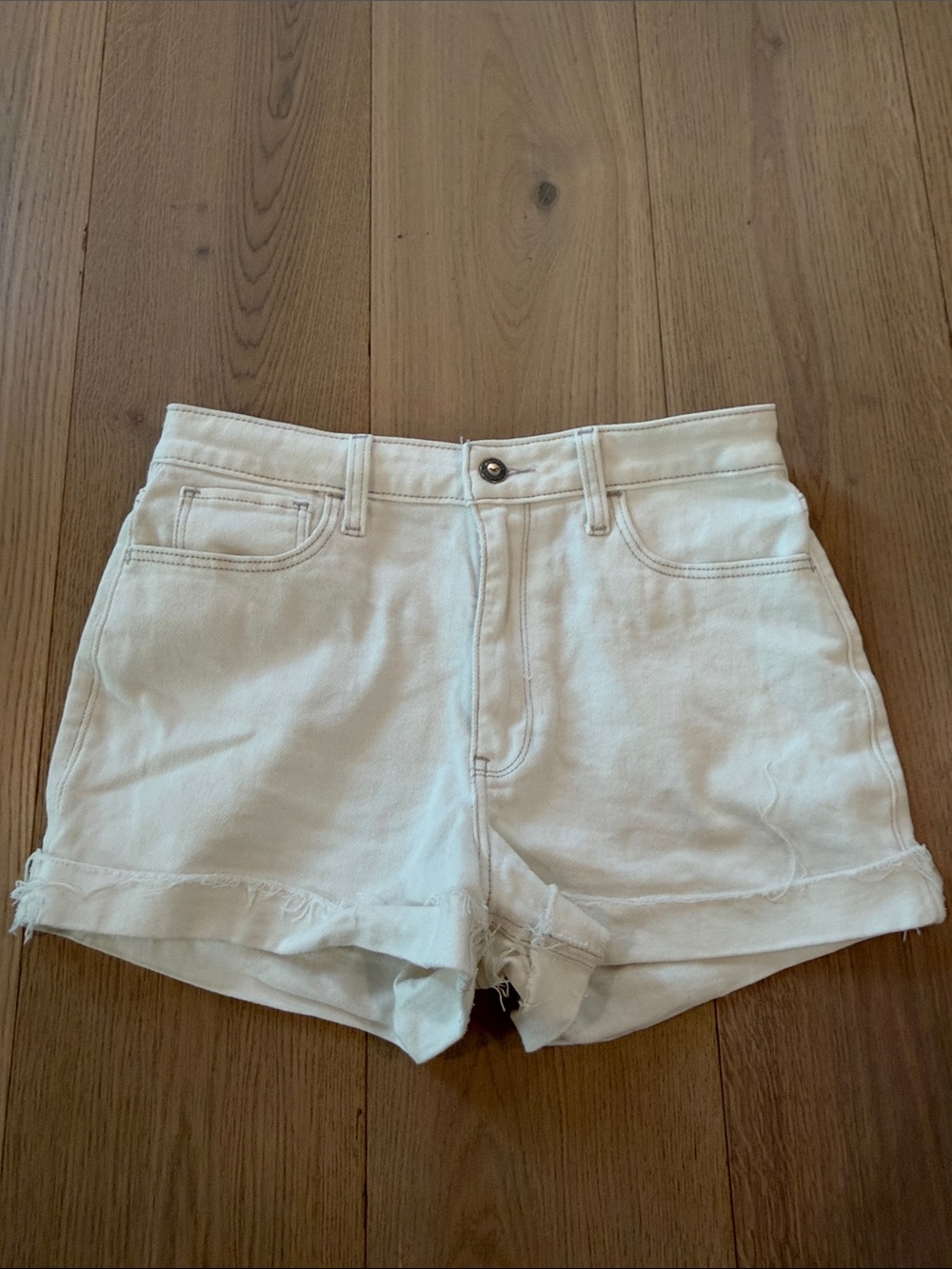Hollister Women's High-Rise White Denim Shorts Size 29 Waist